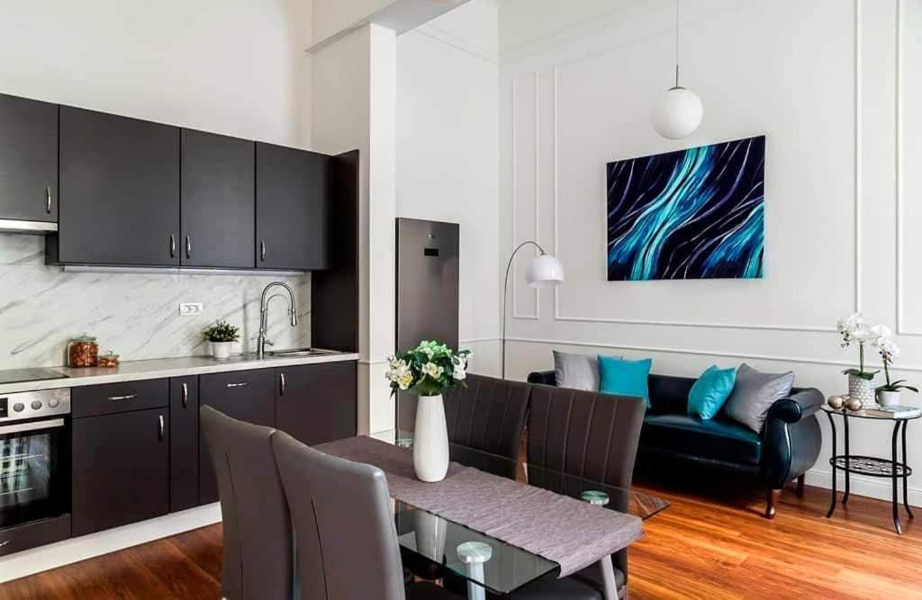 Goldsmith Apartment view 4