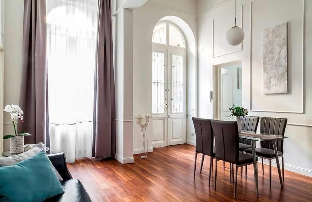 Goldsmith Apartment view 5