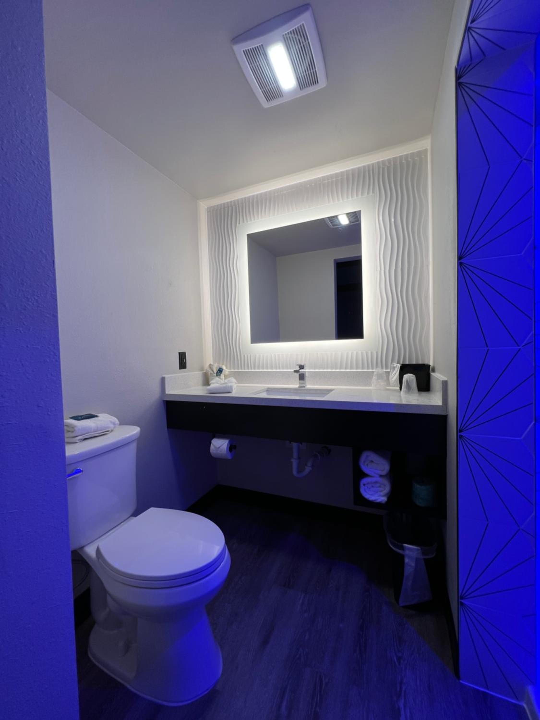 Imperial Suites, Adults Only