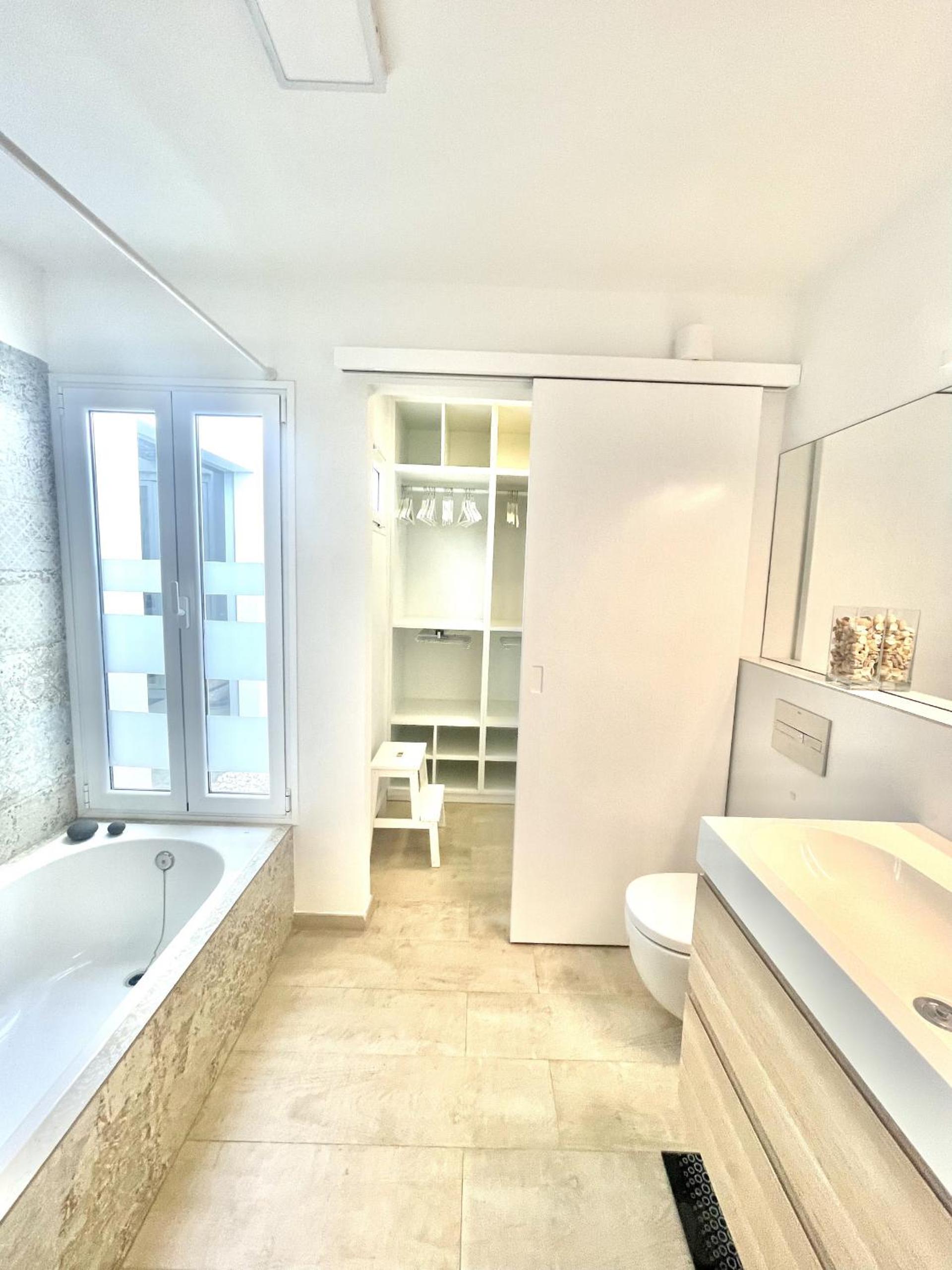 Casahost Townhouse Lise