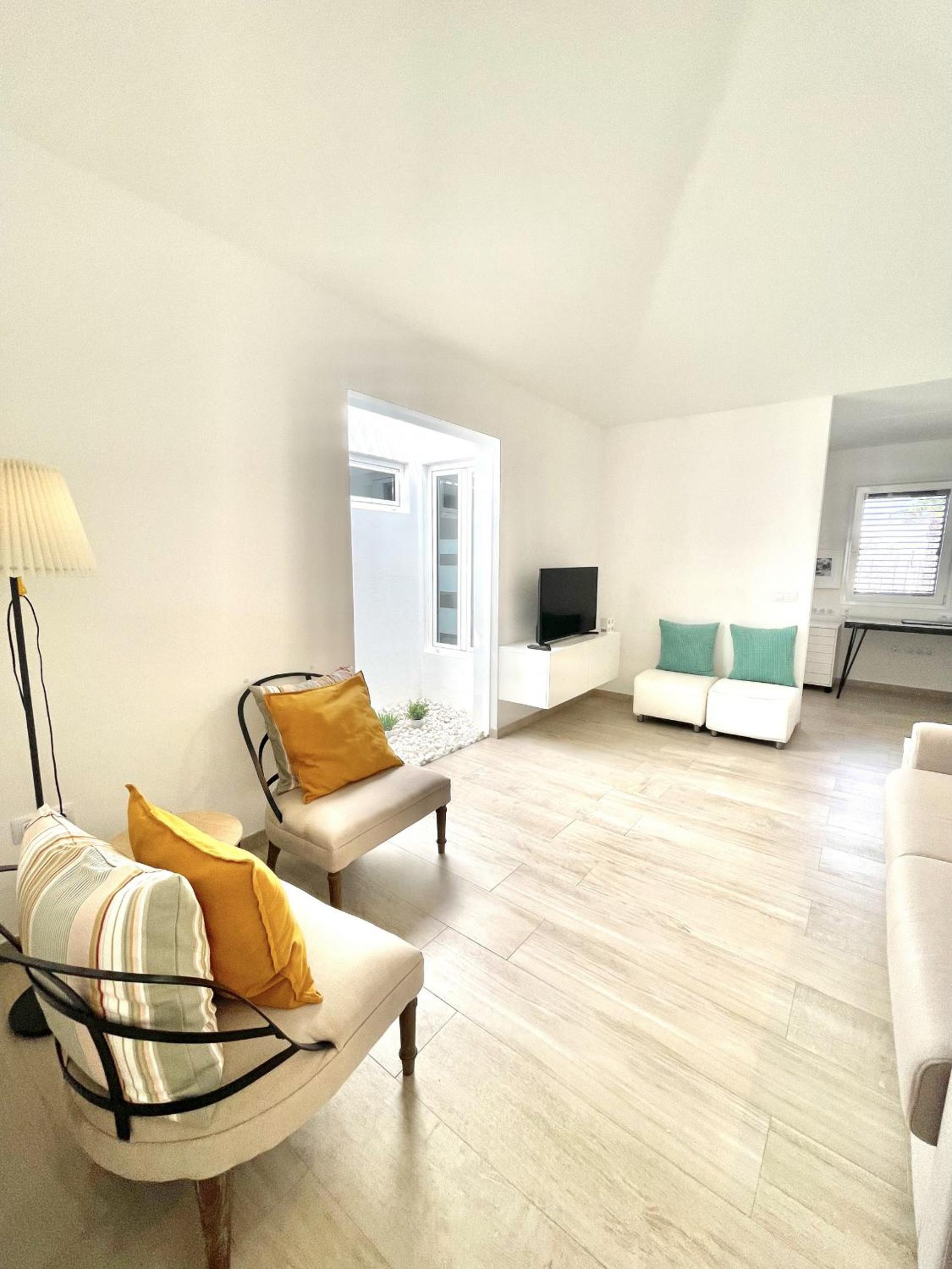 Casahost Townhouse Lise