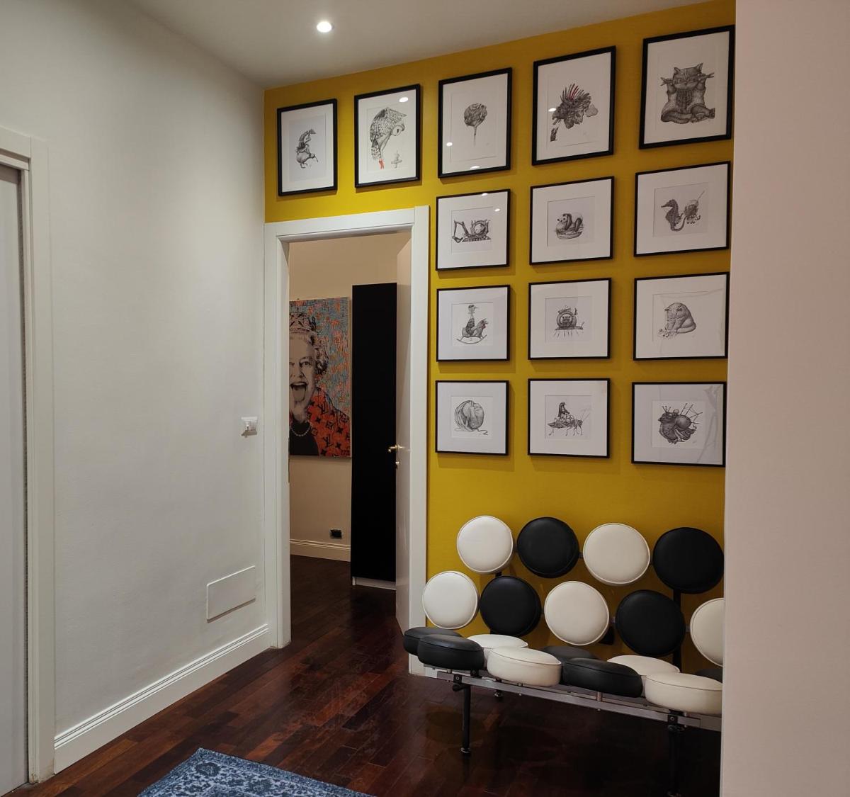Designed Pop Apartment 2 Bedrooms, 2 Baths in Milan Center - WiFi, AC, steps from Subway M1 and M2, Central Station and Airport connected