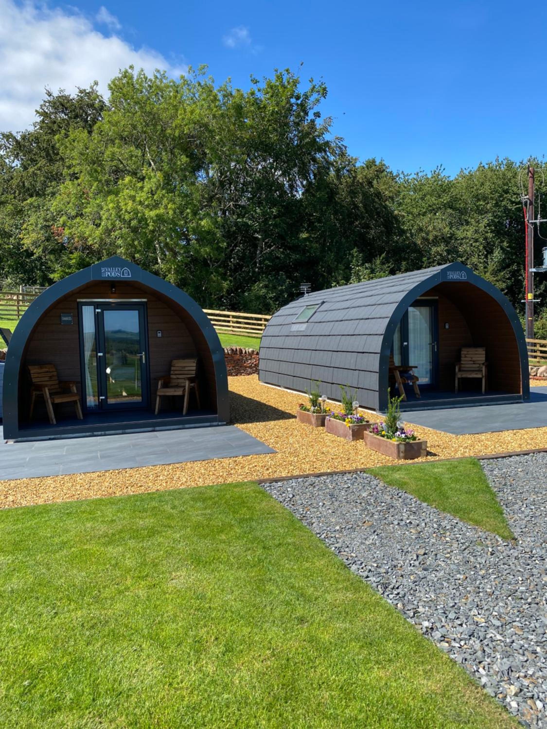 Hotel Craigend Farm Holiday Pods - The Curly Coo - Image 1