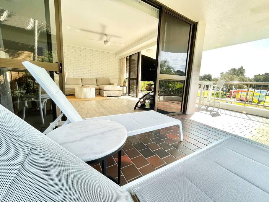 Surf Haven opposite Clarkes Beach pool walk to CBD