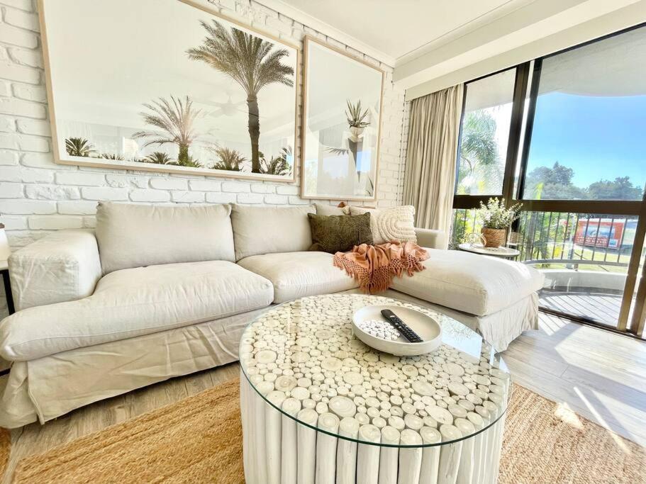 Surf Haven opposite Clarkes Beach pool walk to CBD