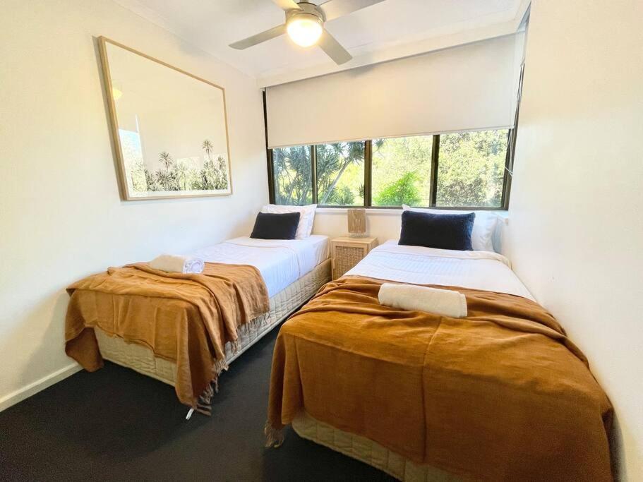 Surf Haven opposite Clarkes Beach pool walk to CBD