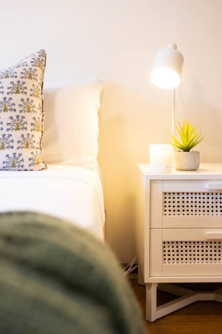 Surfrider - Beach front apartment with pool