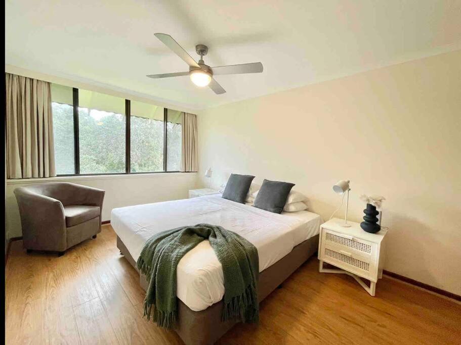 Surfrider - Beach front apartment with pool