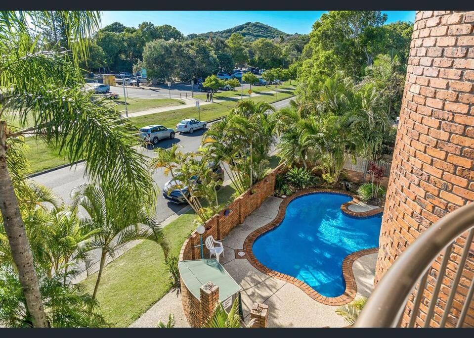Surfrider - Beach front apartment with pool
