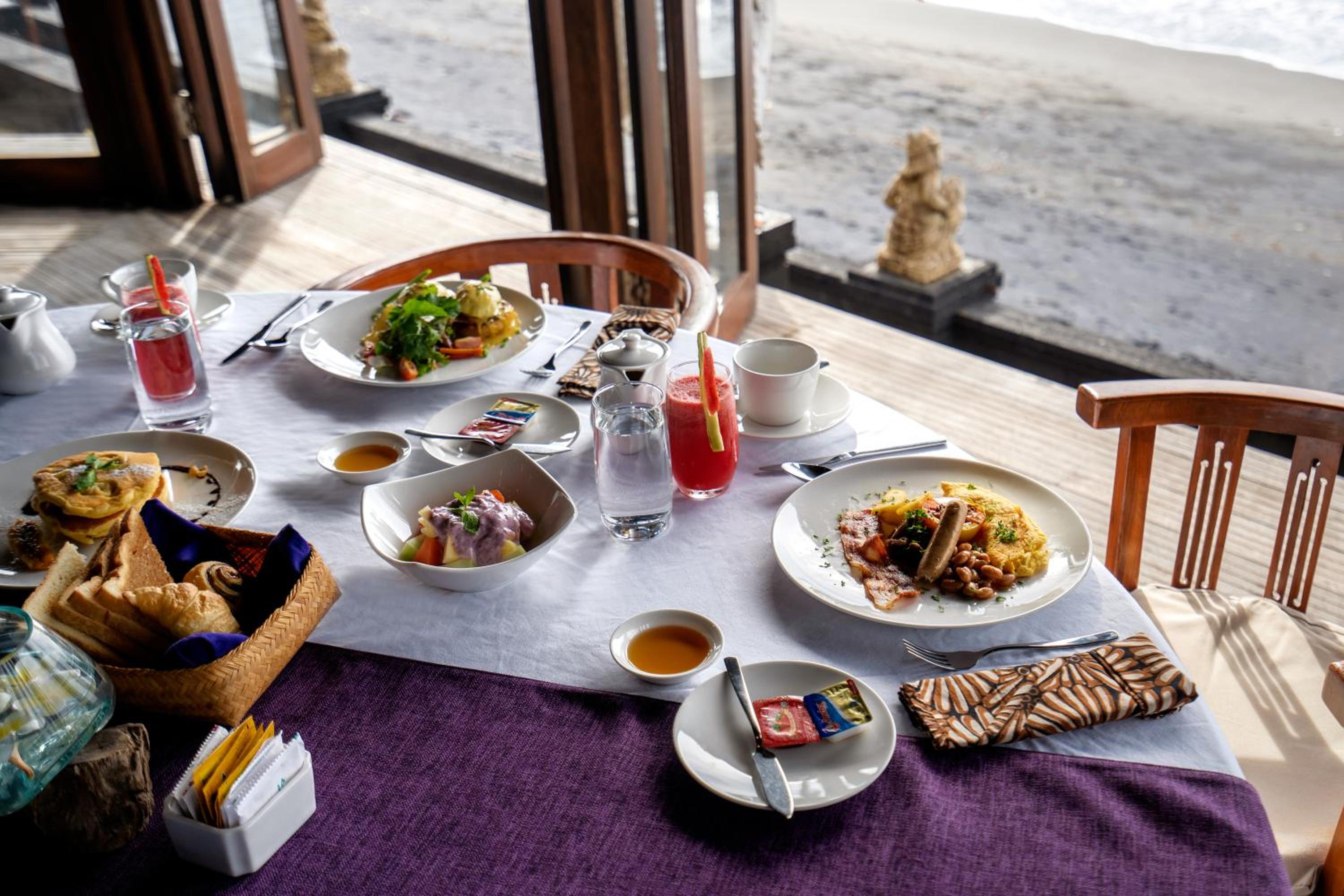 Desa Swan Villas & SPA, Keramas view 4
