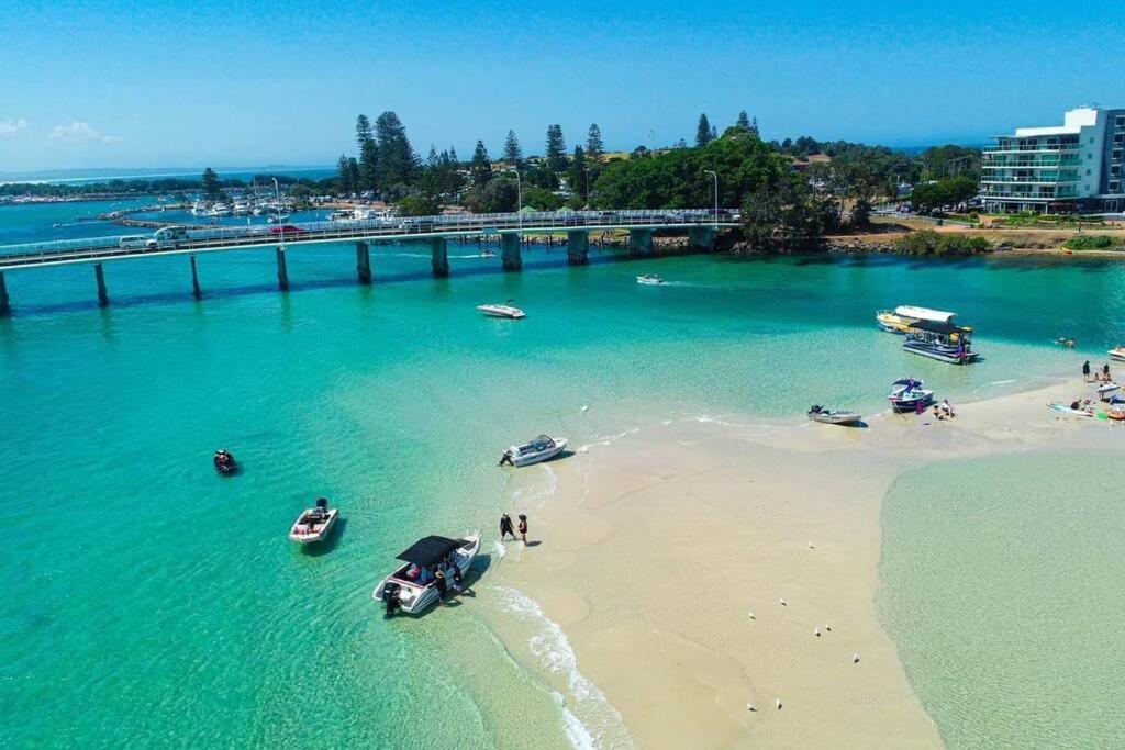 2BR Beachside unit 9 with 9 x 9 mt private verandah