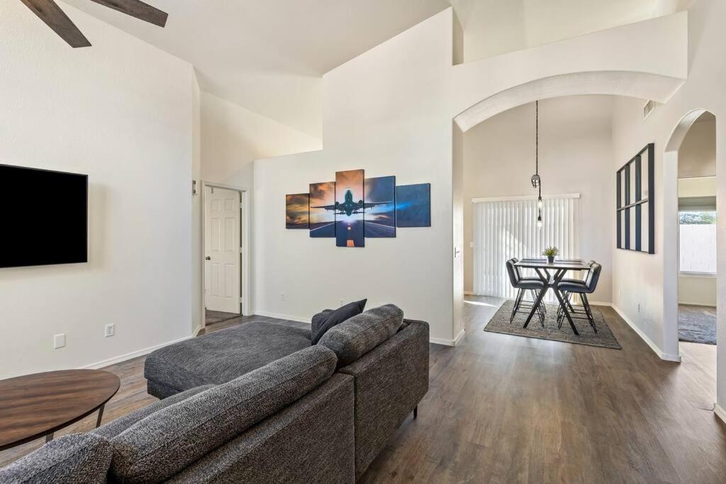 Home with an Office in Peaceful North East Mesa Neighborhood view 3