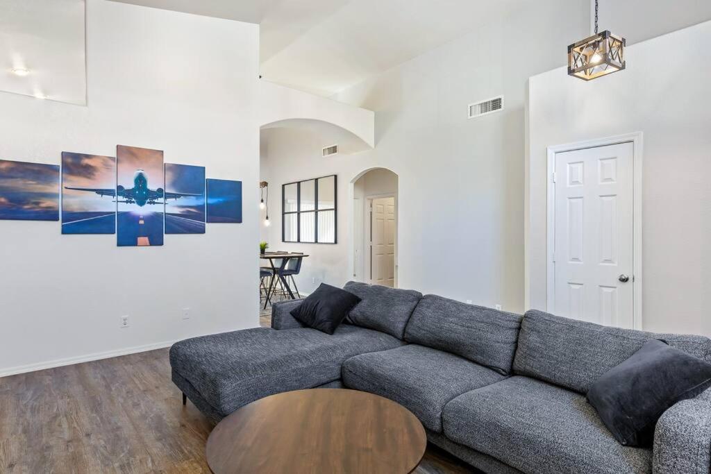Home with an Office in Peaceful North East Mesa Neighborhood view 5