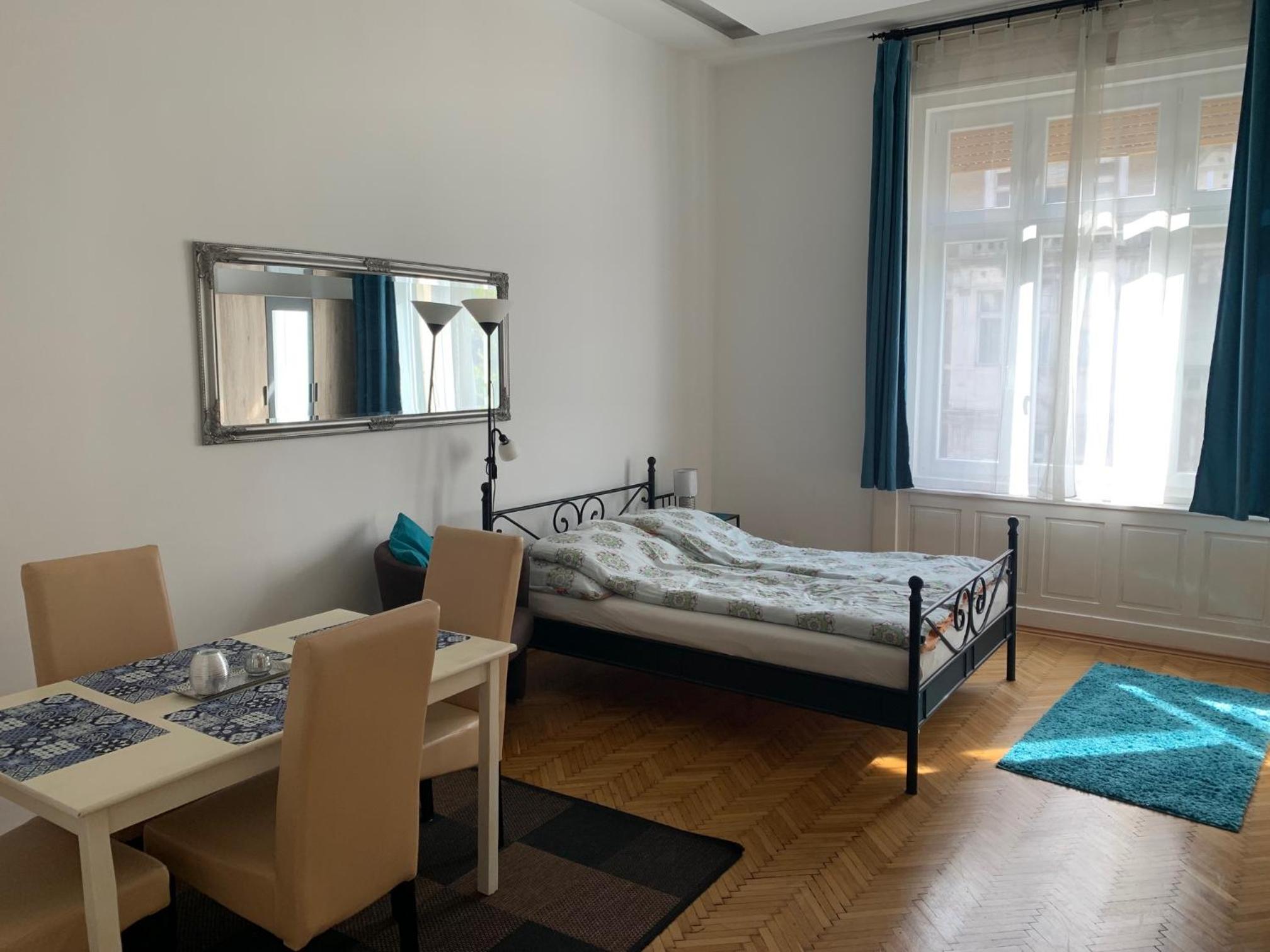 Mester4 Apartman near to the Danube view 3