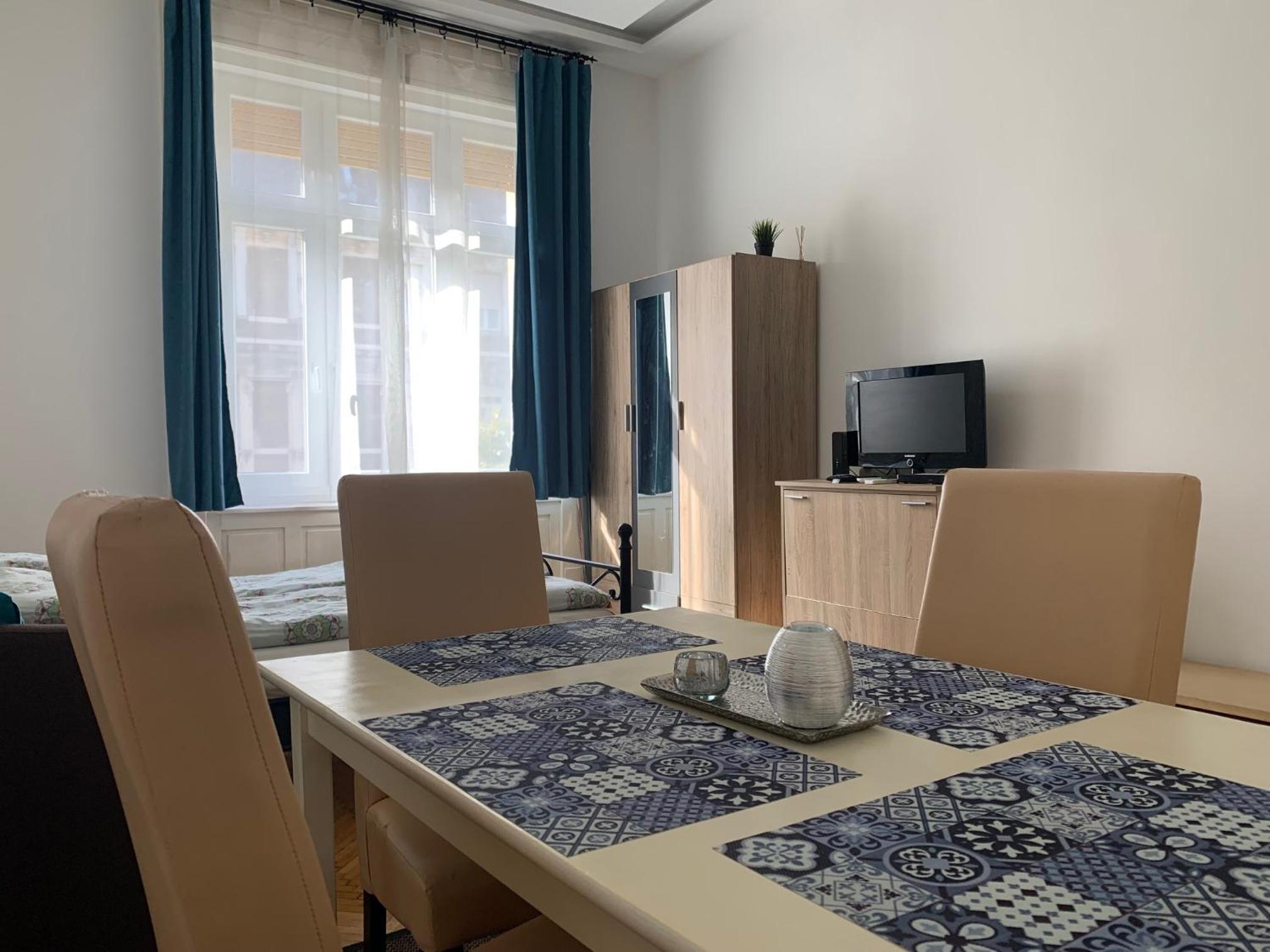 Mester4 Apartman near to the Danube view 4