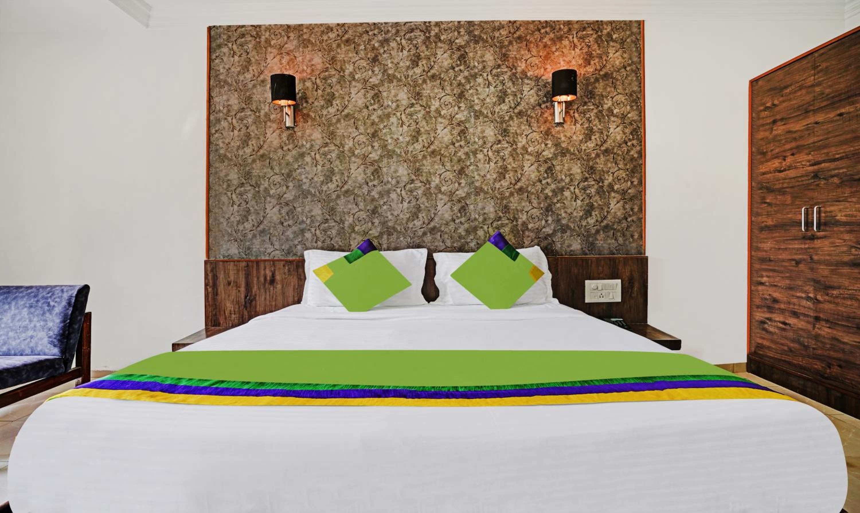 Aurangabad Vacations - Treebo Varsha Palace - Property Image 2