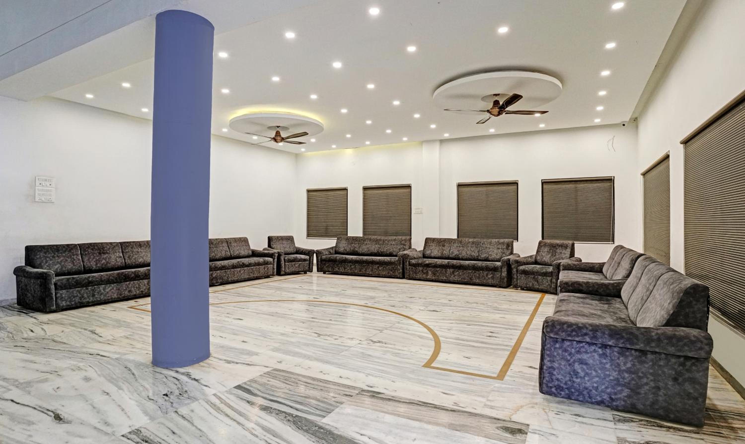 Aurangabad Vacations - Treebo Varsha Palace - Property Image 4