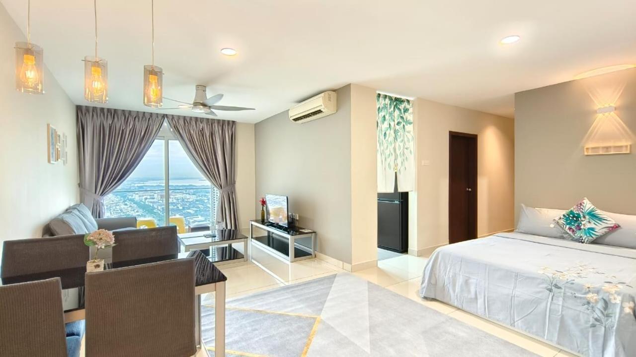 JB City Shopping Mall Apartment