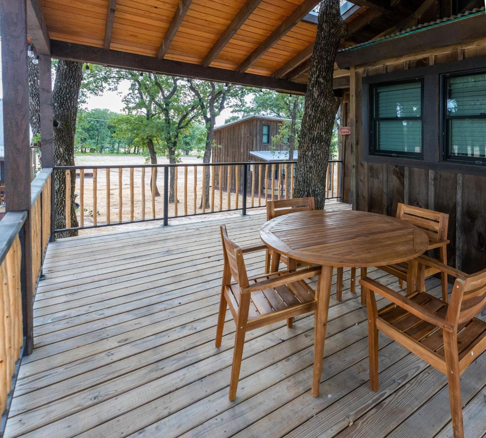 Meadowlark Treehouse 15 MIN to MagnoliaBaylor