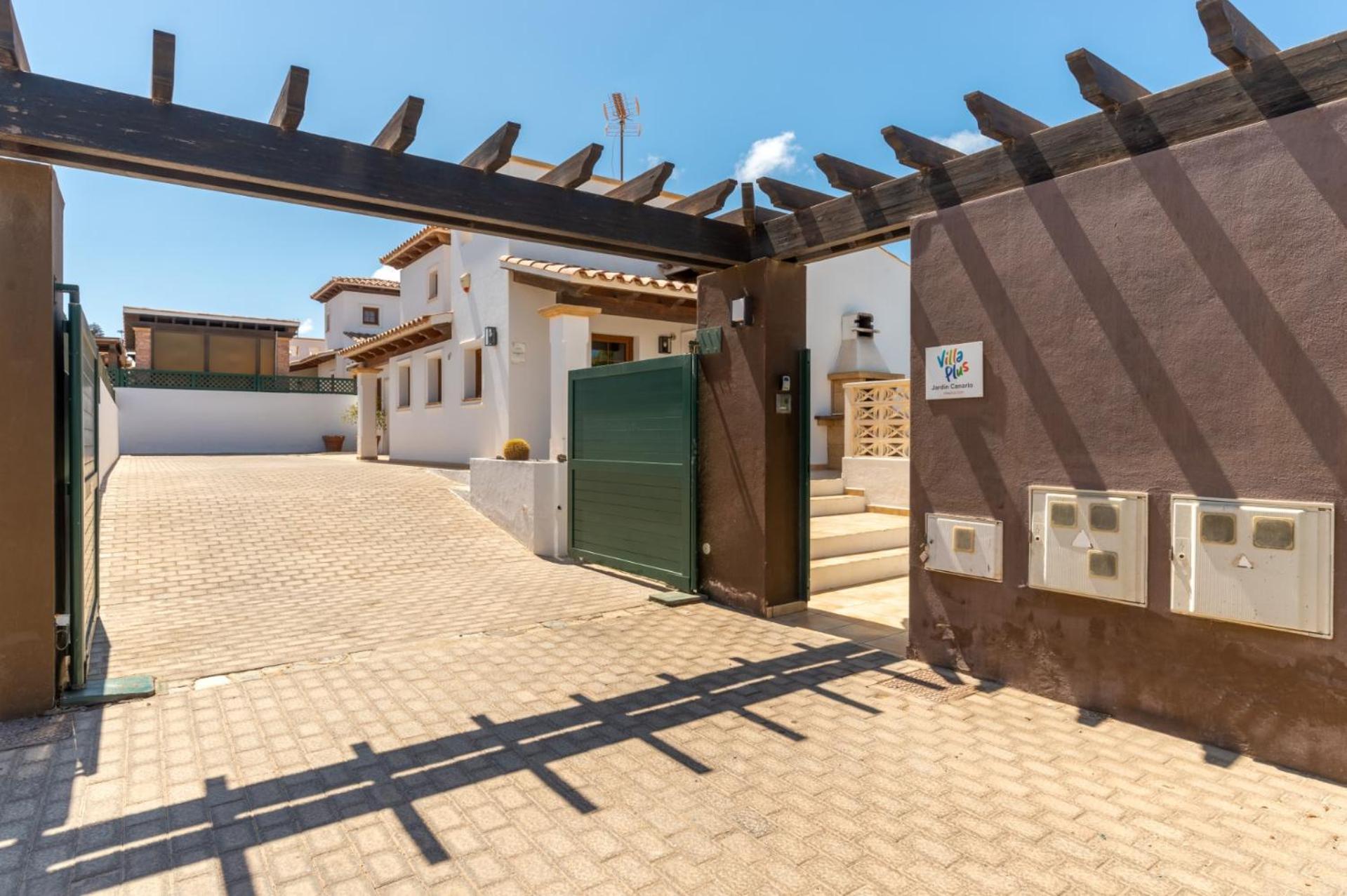 Villa Jardin Canario by Villa Plus