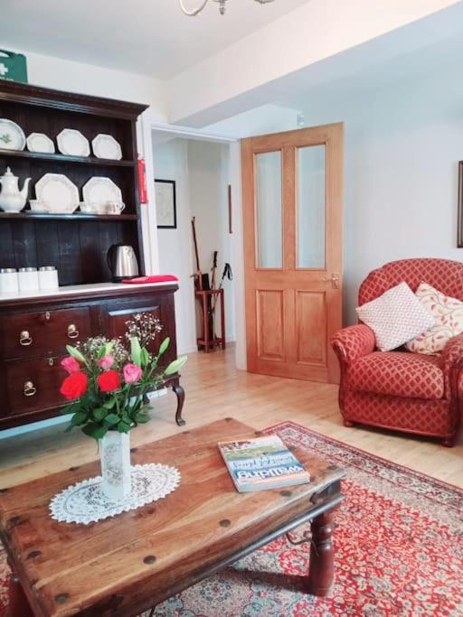 Charming, wonderfully cosy one bedroom apartment view 4