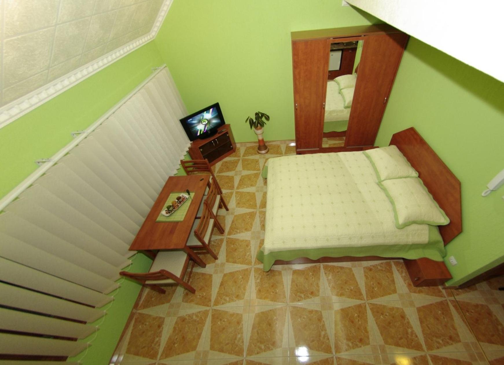 Photo 6
