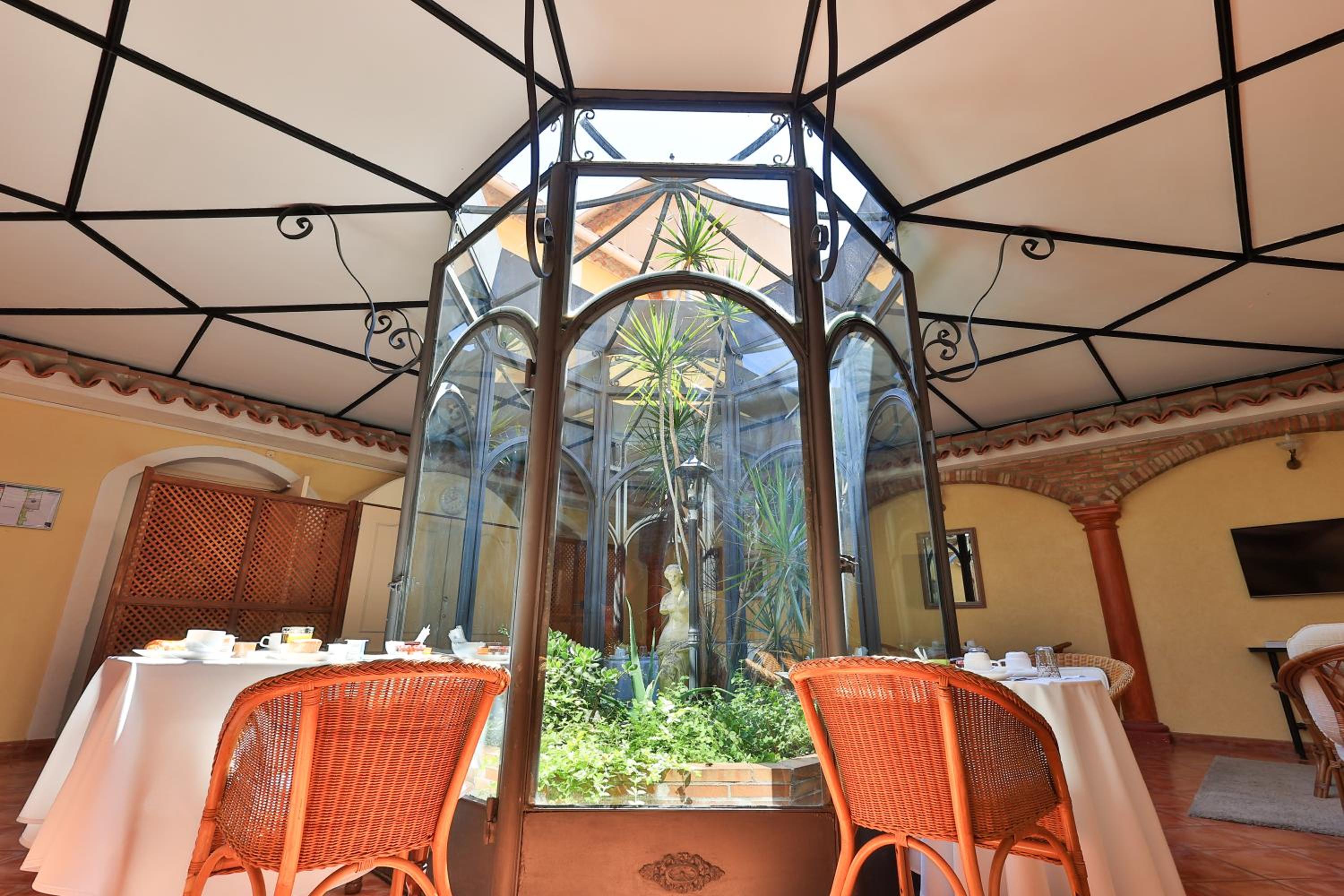 restaurant