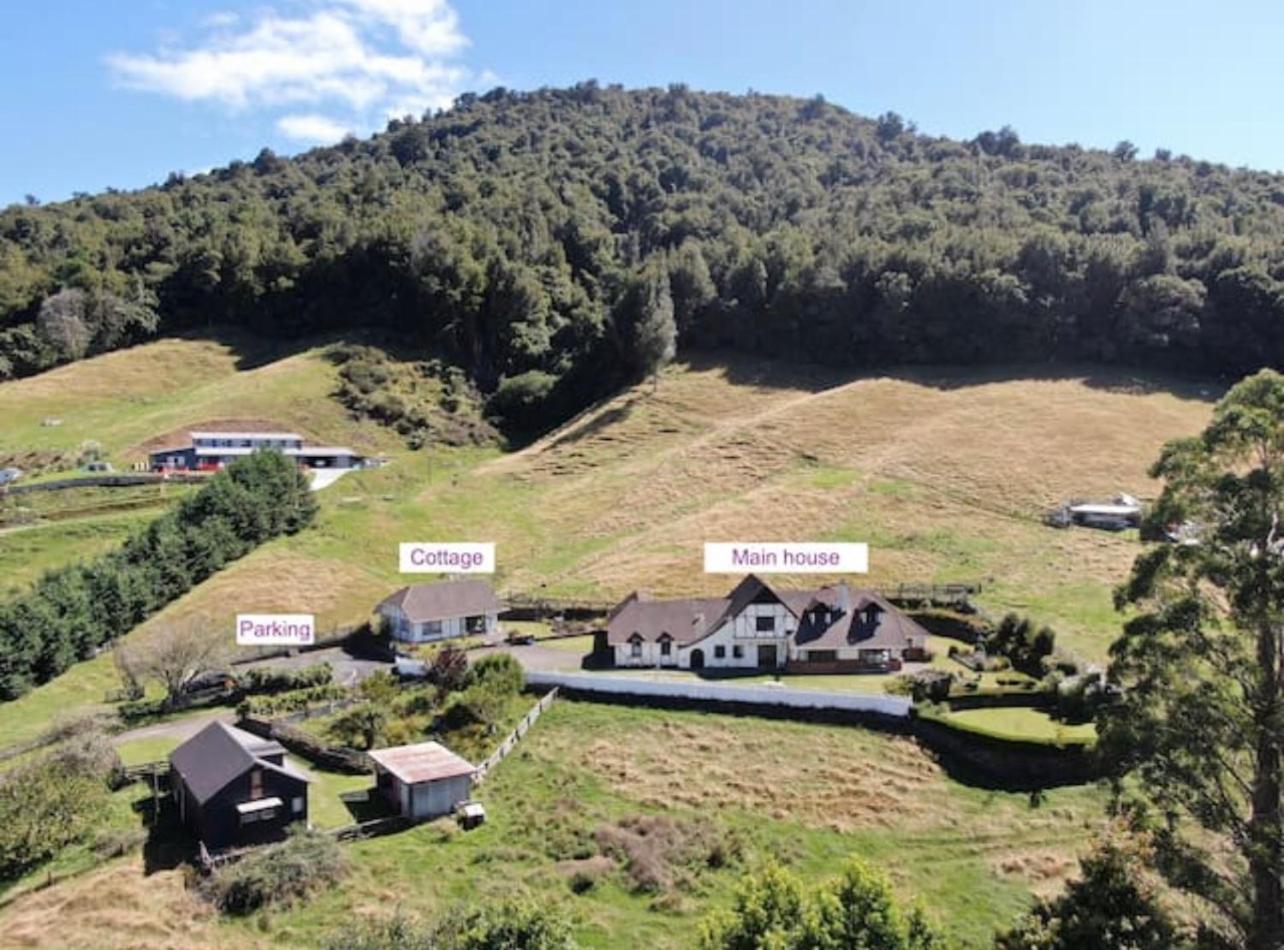 skyline mountain view Lodge up to 16 people view 4