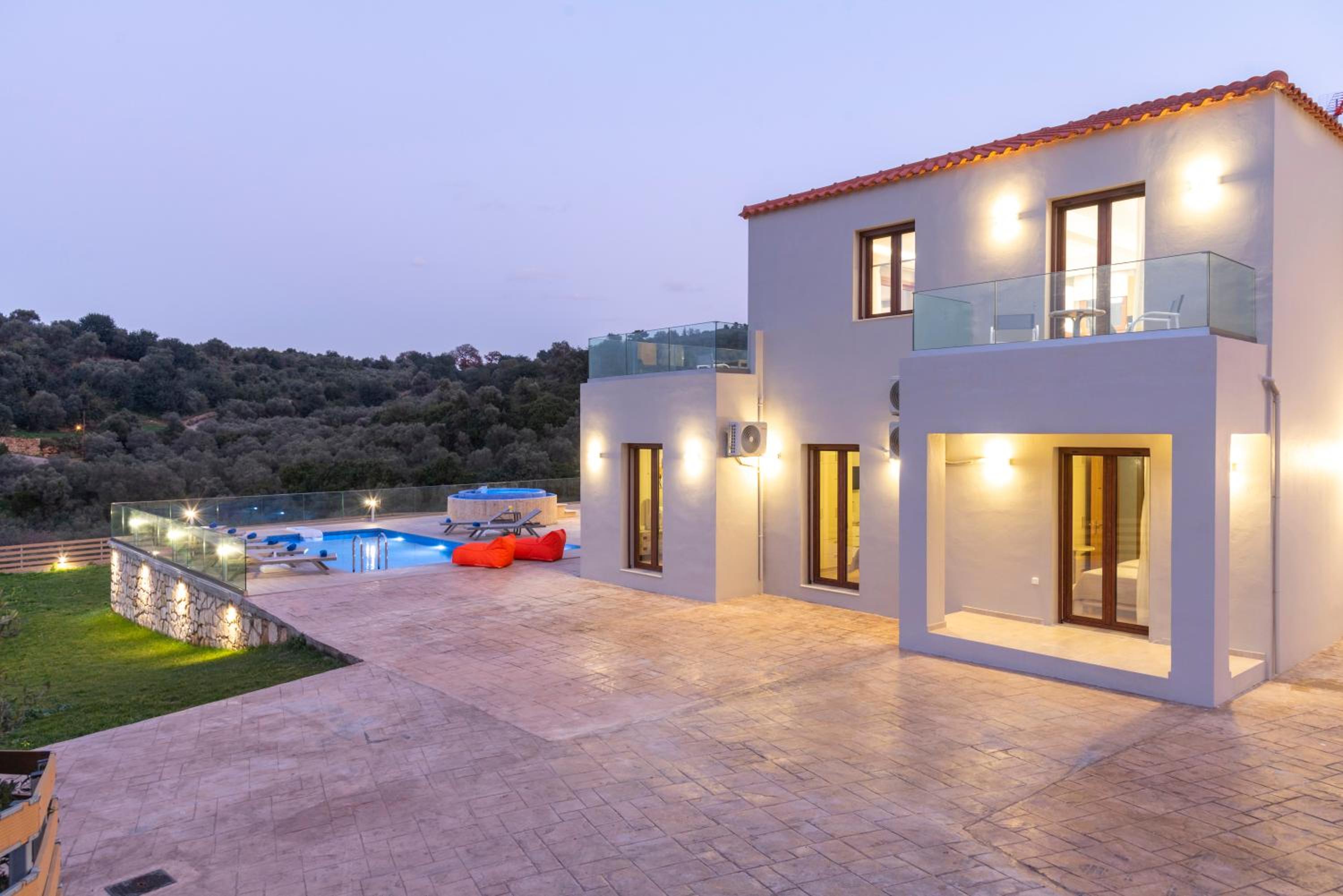 Etesians Villa, Heated Pool & Spa Whirlpool, BBQ, By ThinkVilla — photo 5