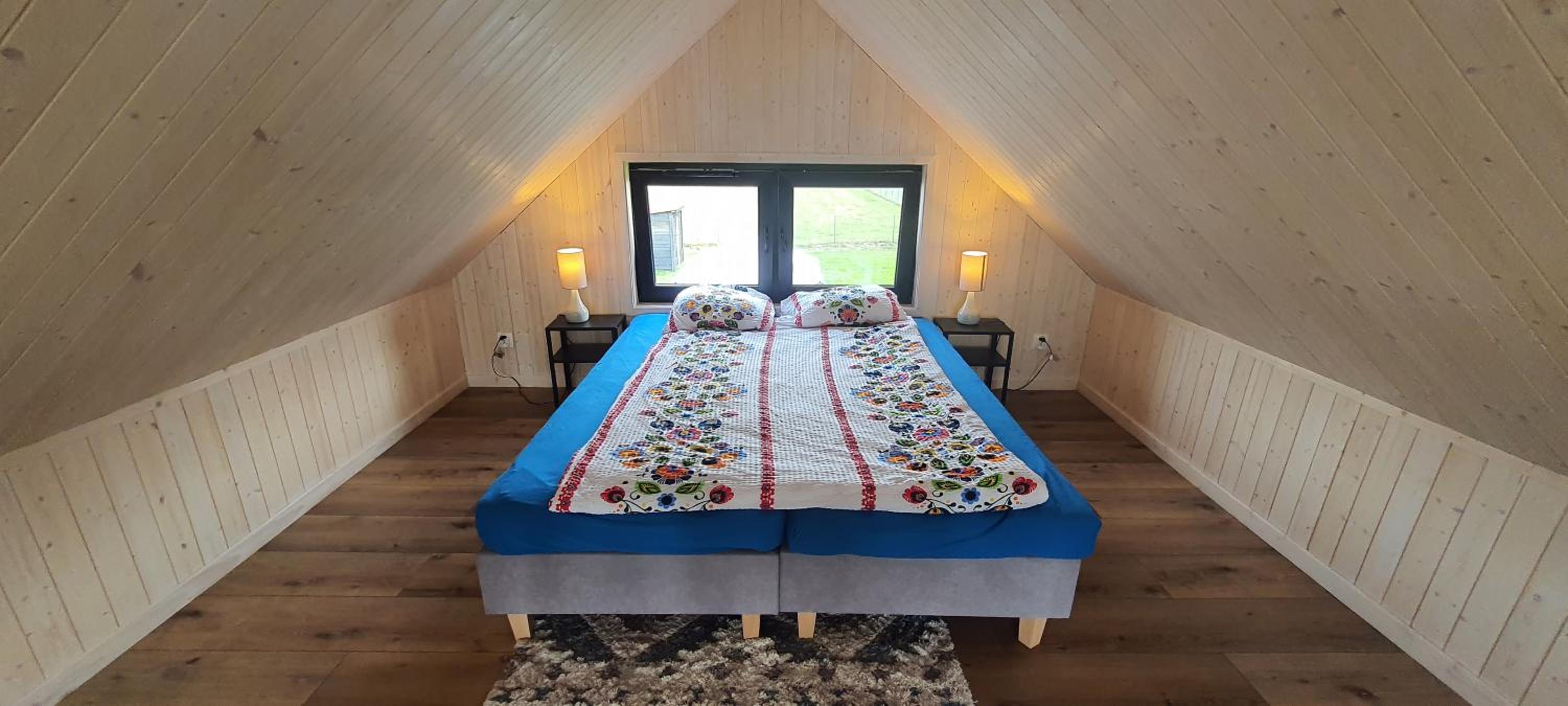 Domek Mazurski całoroczny nad jeziorem z sauną i Jacuzzi SPA