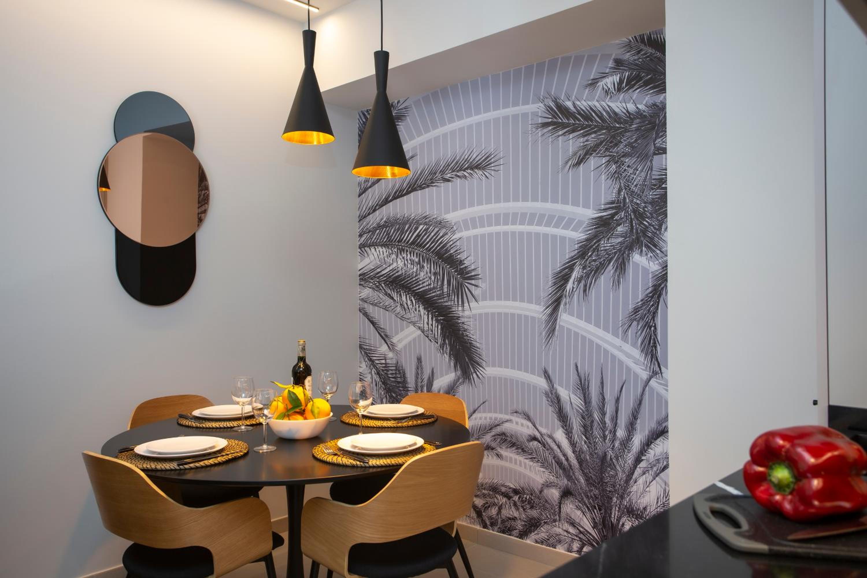 Neobeds - Stylish modern 1BR Apt Near Old Town & Steps from Turia Park