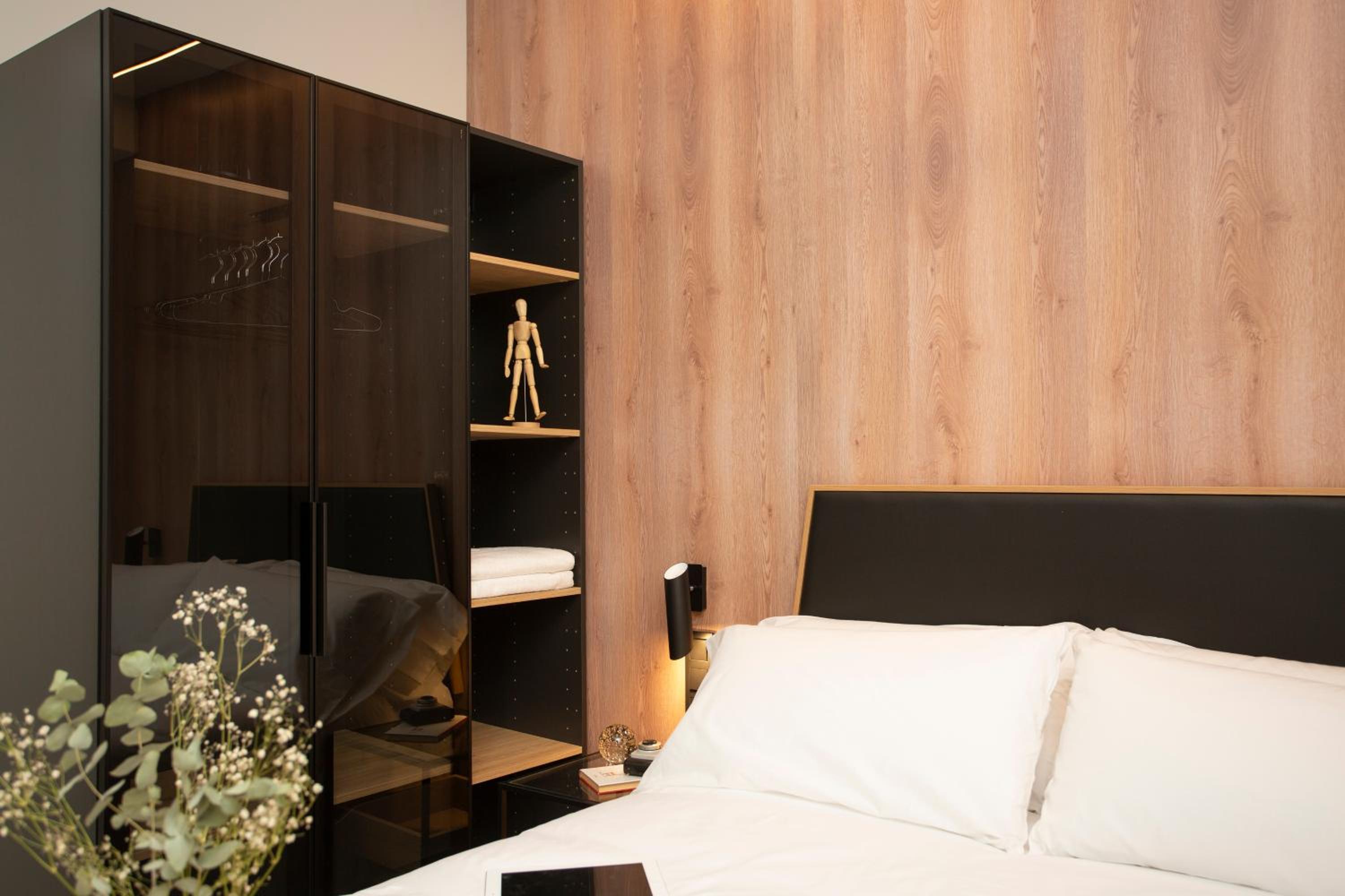 Neobeds - Stylish modern 1BR Apt Near Old Town & Steps from Turia Park