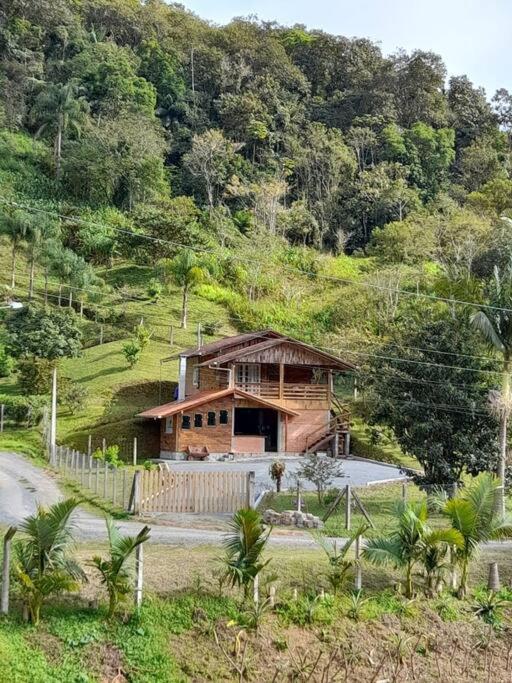 Casa de campo rústica 21km vila germânica Bnu