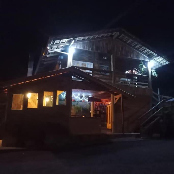 Casa de campo rústica 21km vila germânica Bnu