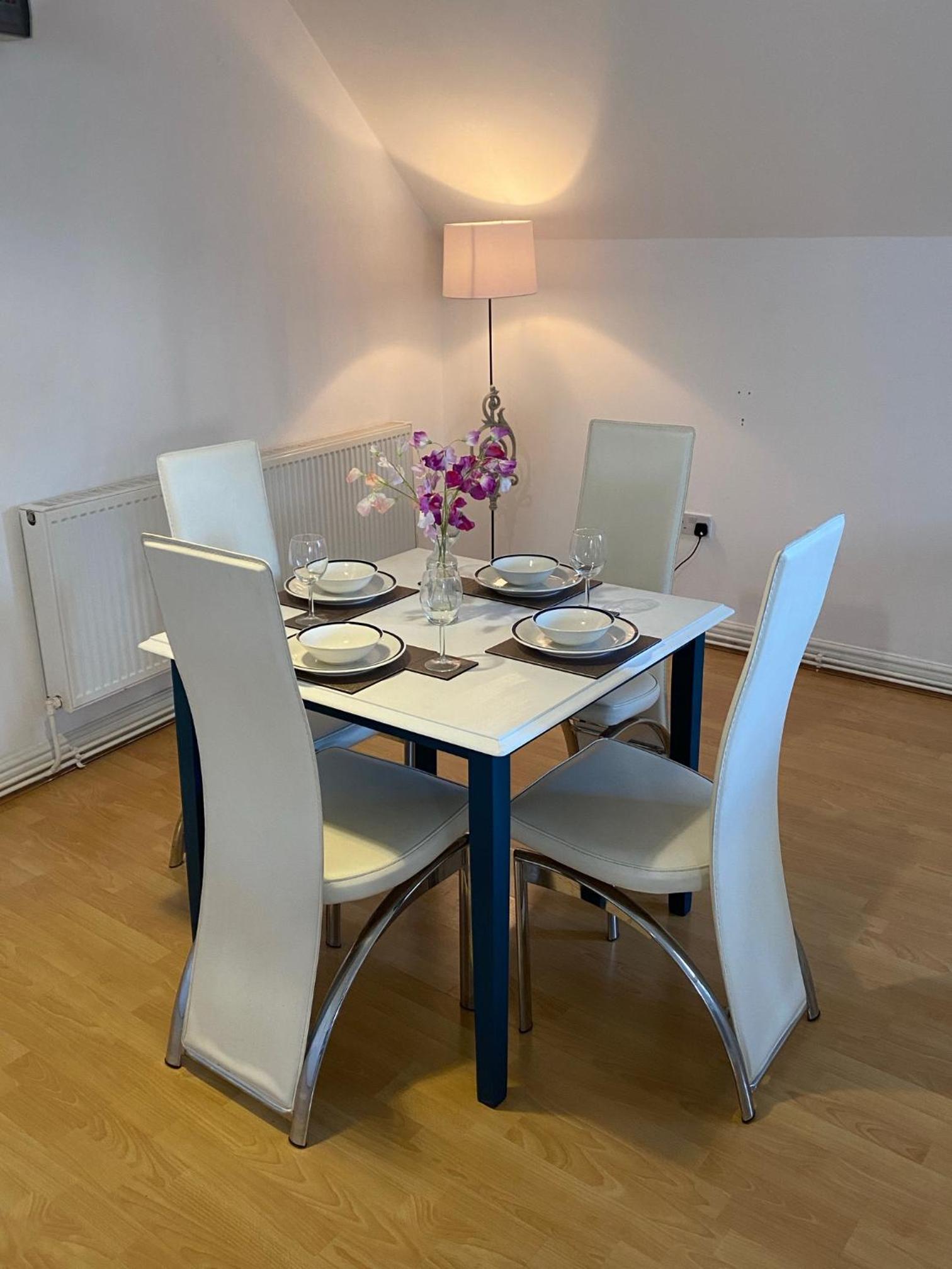 Modern Spacious Flat In Ipswich - Sleeps 6 - Parking view 5