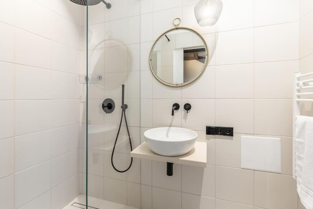 Brick & Beam Loft Duplex -30sqm- near Antonplatz
