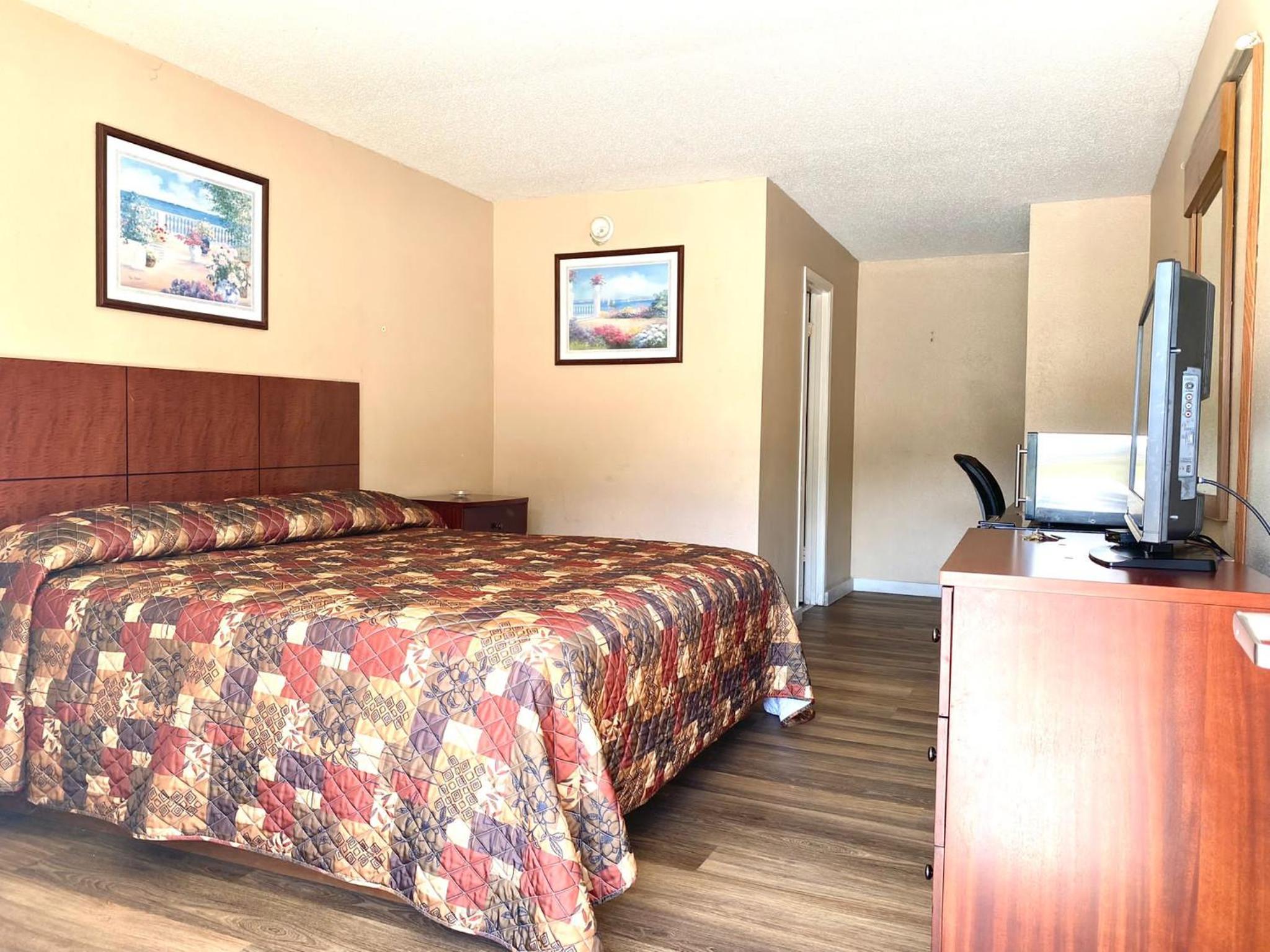 Sweetwater Vacations - Economy inn - Property Image 7