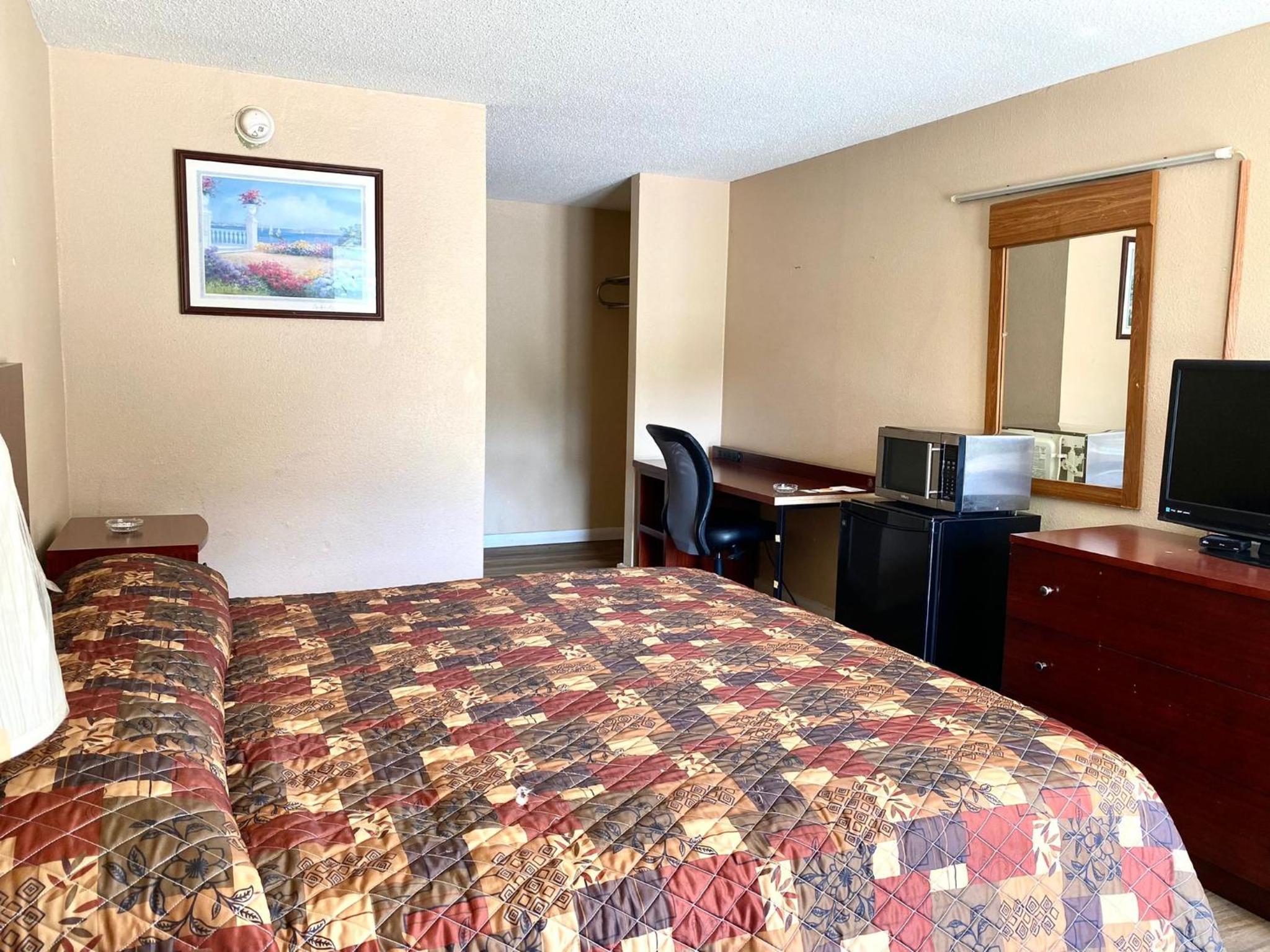 Sweetwater Vacations - Economy inn - Property Image 13