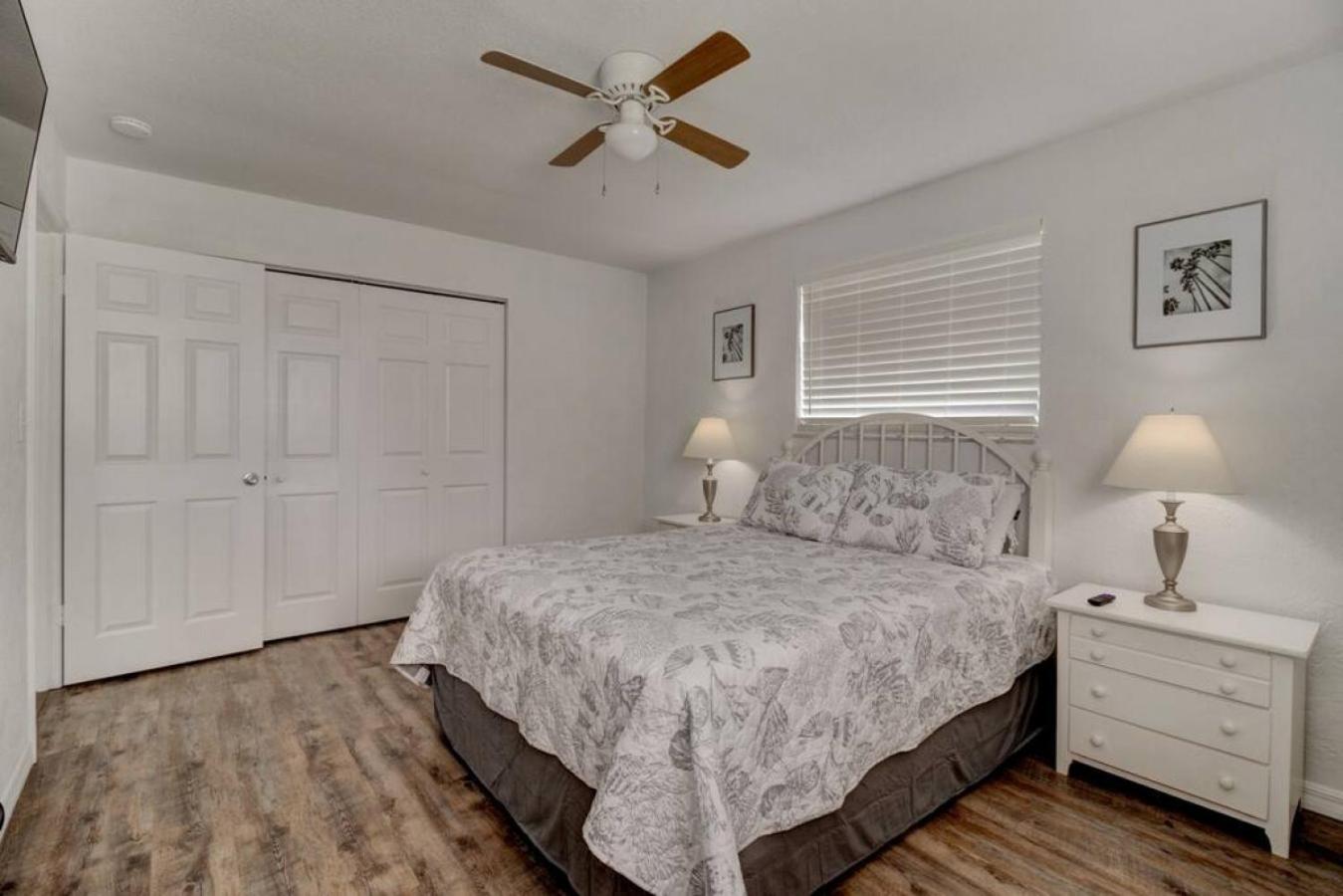 Coquina Cabana with fenced yard and adorable decor