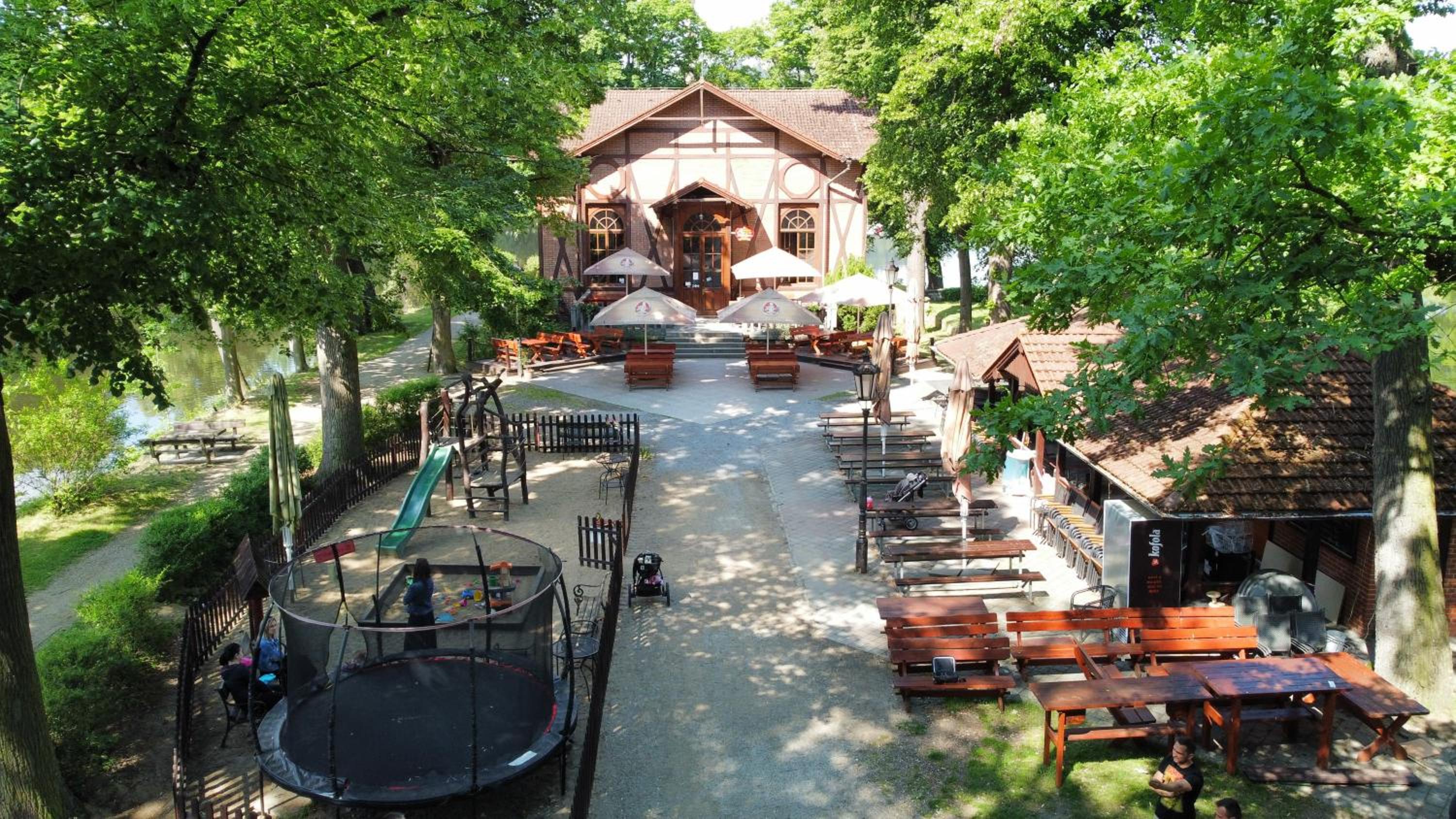 Penzion Restaurace Ostrov