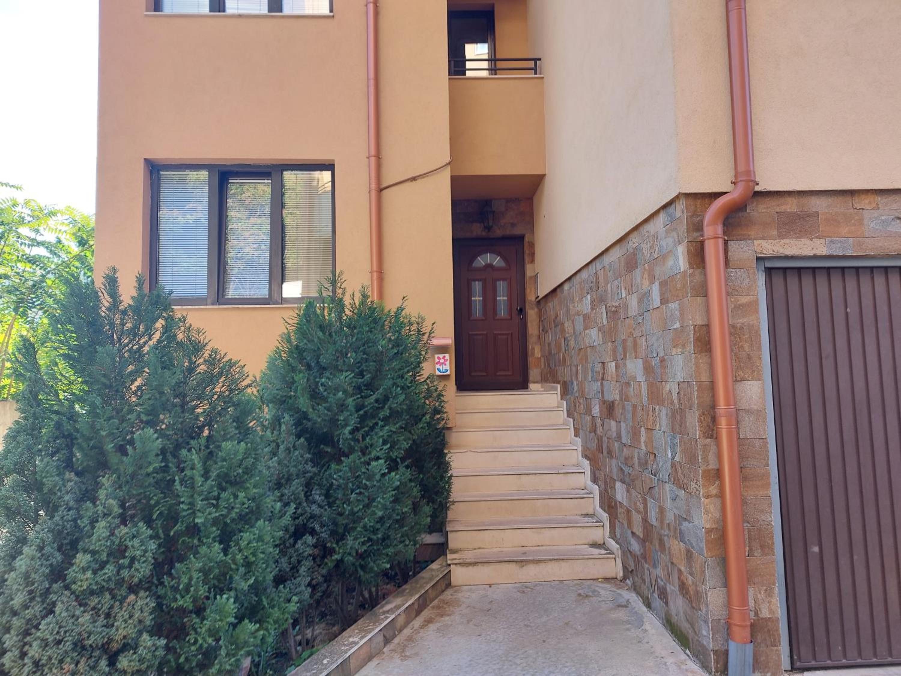 Apartament Emi