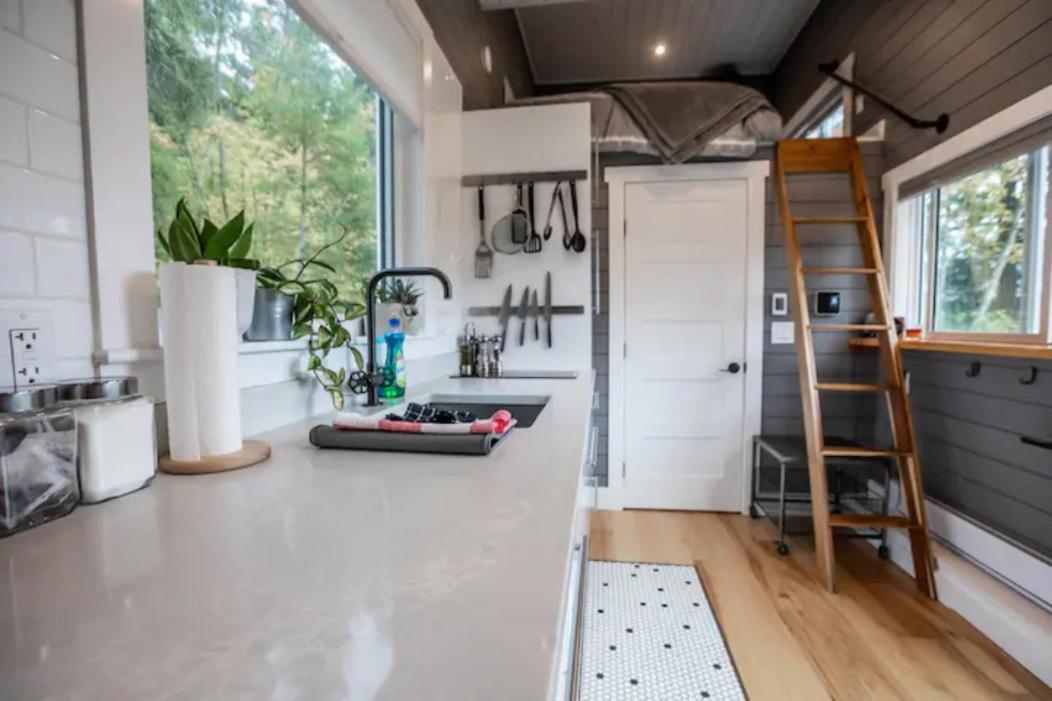 Golden Vacations - Golden Tiny Homes - Property Image 2