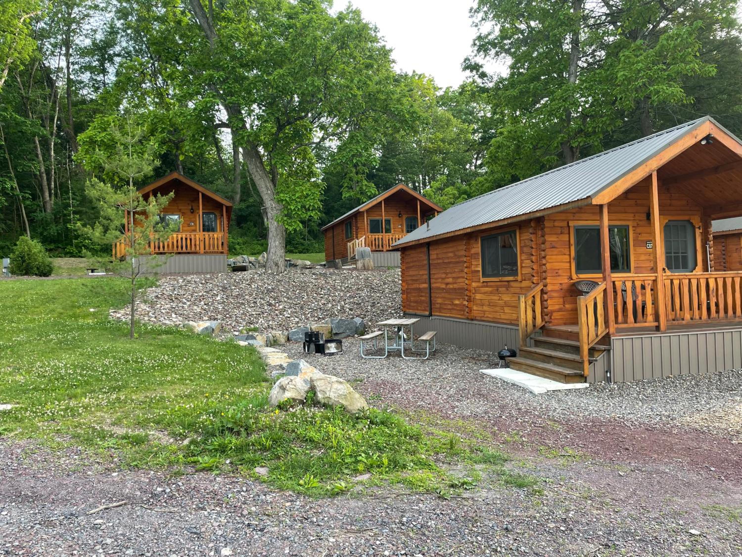 Lakewood Park Campground - Luxury Cabin