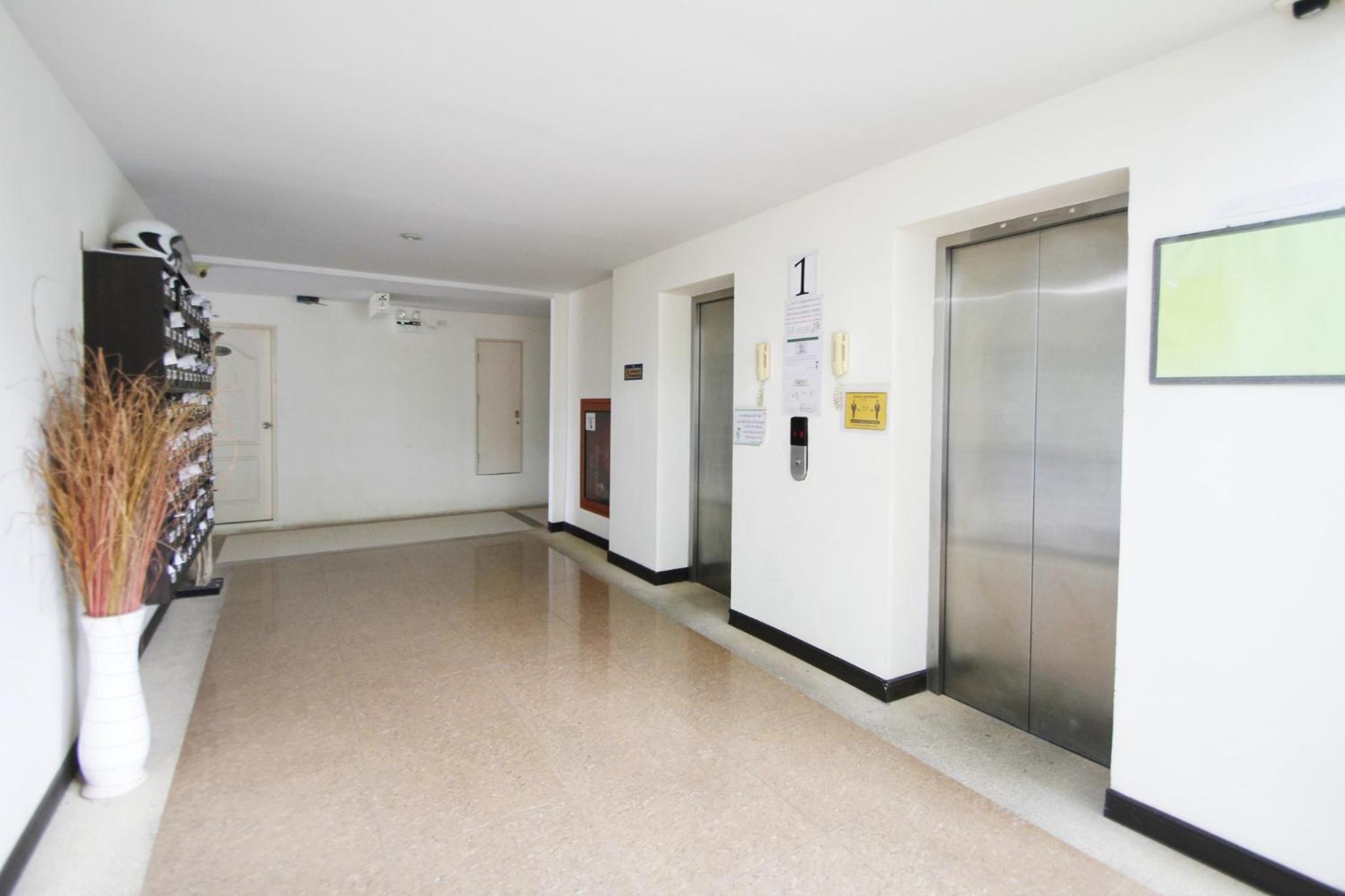 Flame Tree Residence , City Center & Close to Beach Cozy Apartment view 5