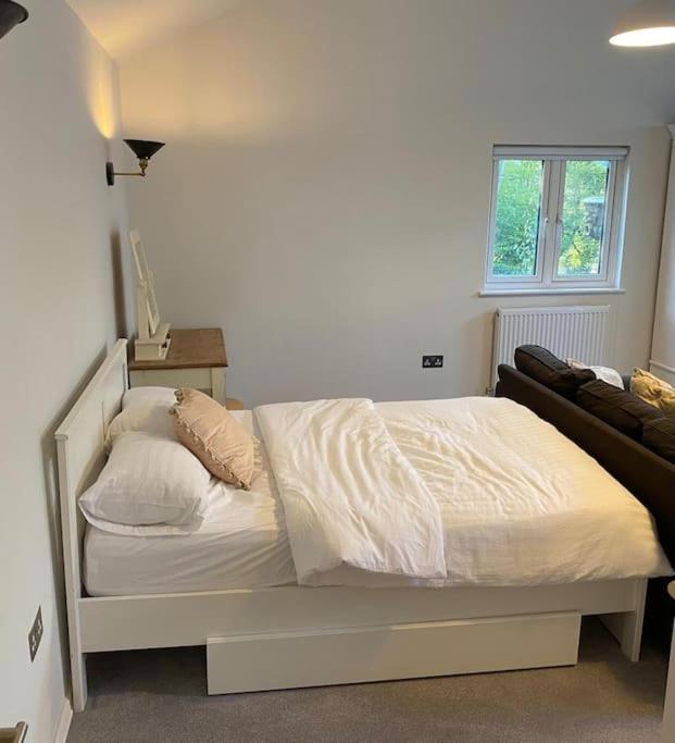 Royal Tunbridge Wells Vacations - The Lodge - Property Image 2