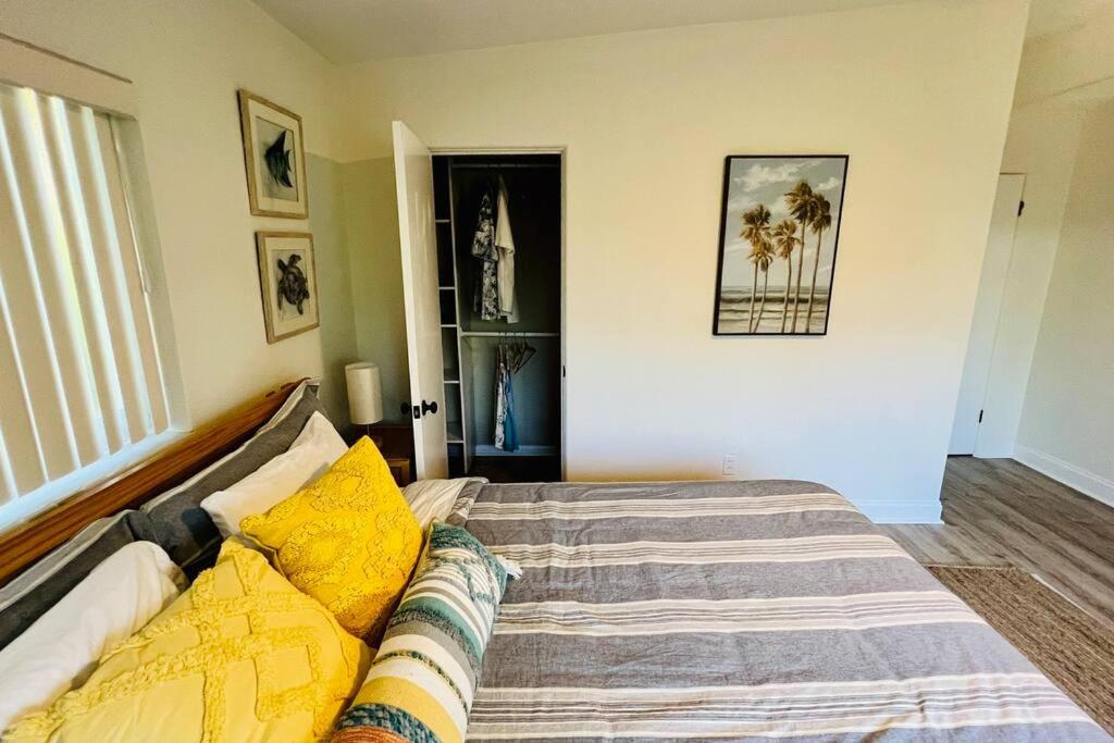 Luxury 2/2 private oasis w/Hot Tub walk to Beach view 4