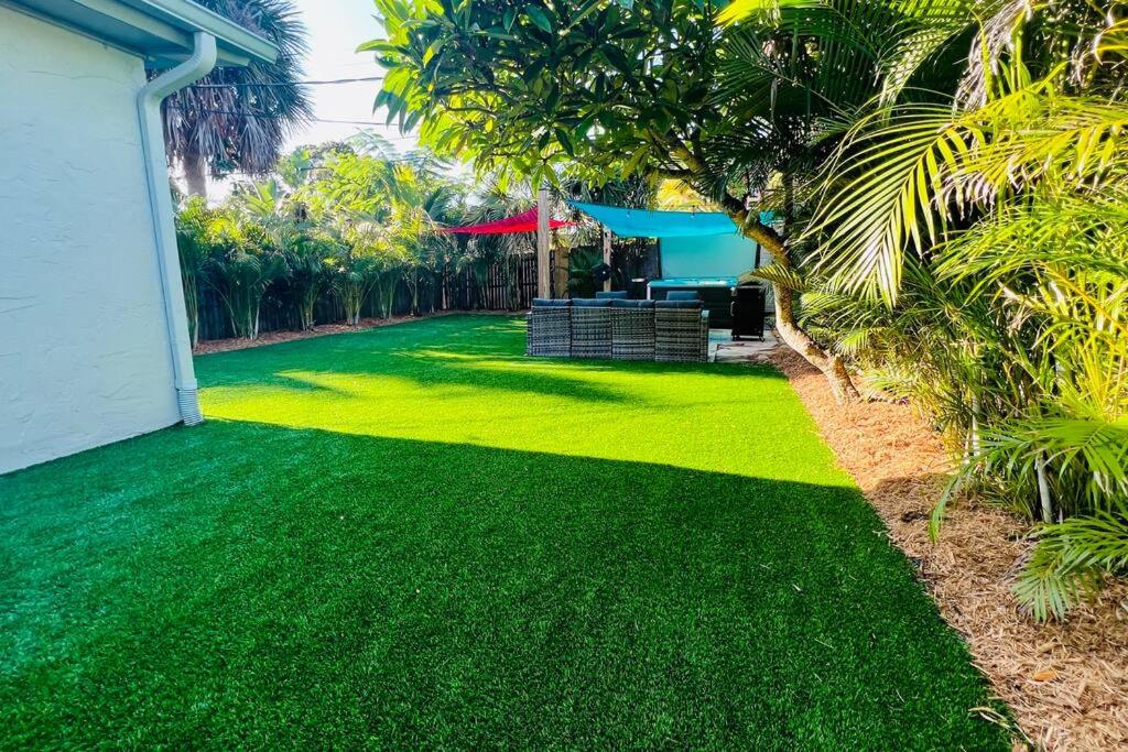 Luxury 2/2 private oasis w/Hot Tub walk to Beach view 5