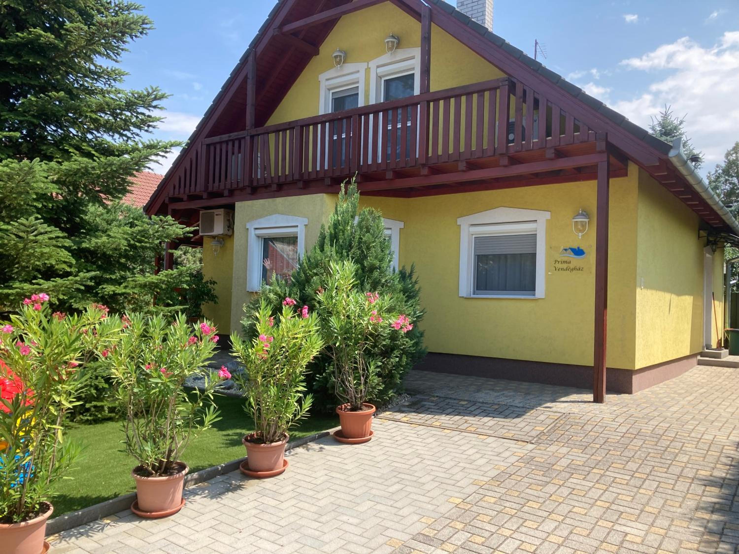 Príma Vendégház view 3