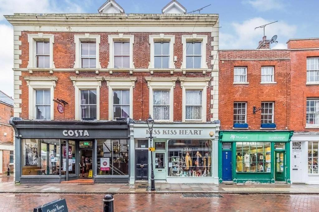 Beautiful apartment in the heart of Rochester view 3