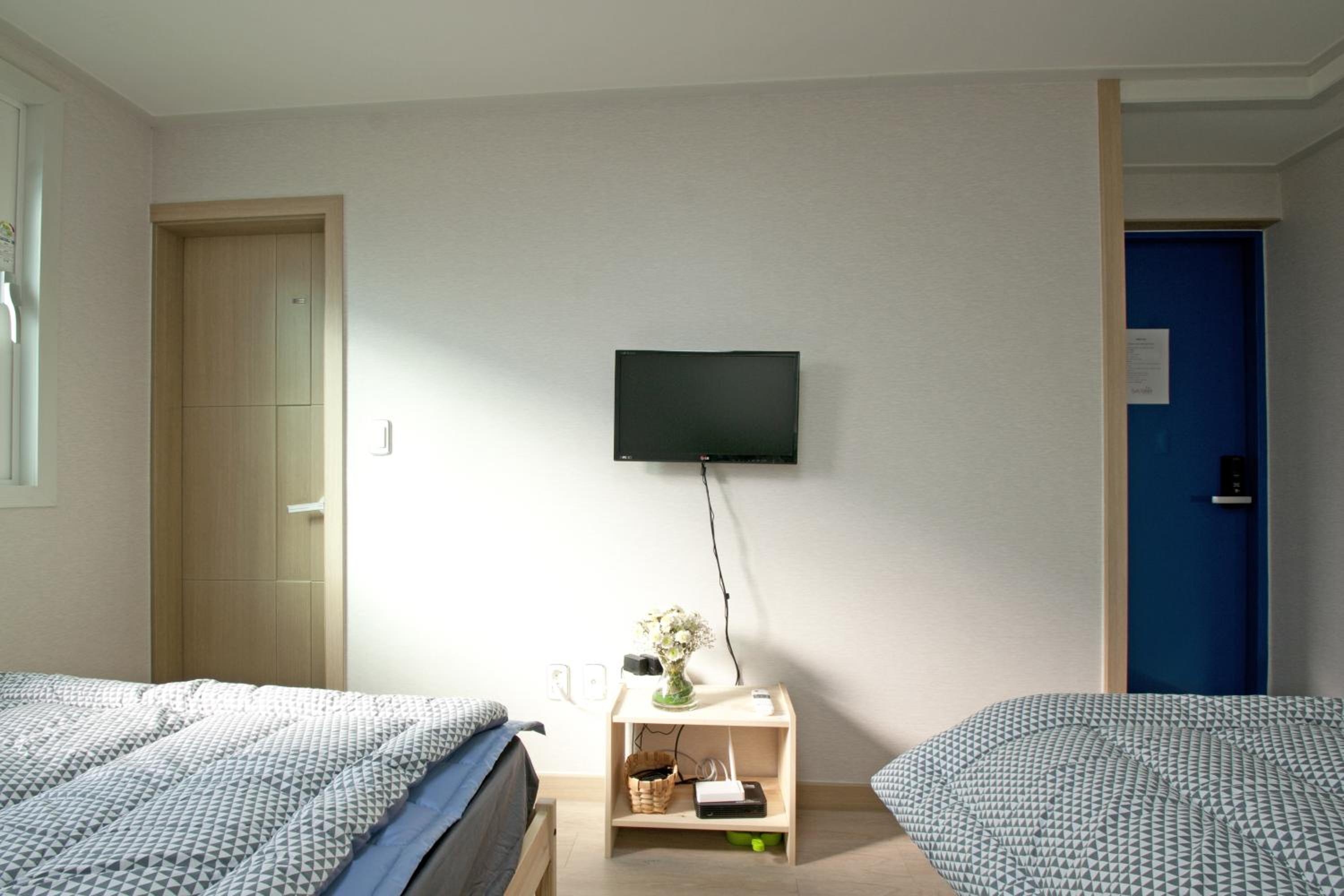 Twin Rabbit Guesthouse